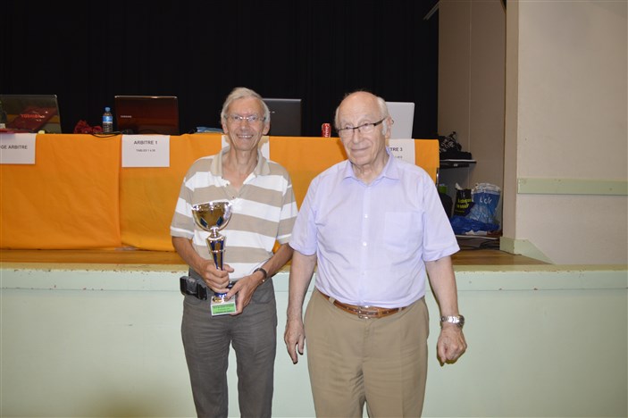 FOLLIOT Jean-pierre vainqueur du Tournoi avec le président Henri Perriot TH de Saint-Etienne 20-09-2014 (133)